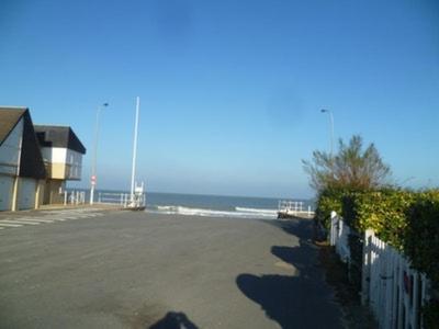 PLAGE et LA MER TRES PROCHE Courseulles-sur-Mer Extérieur photo